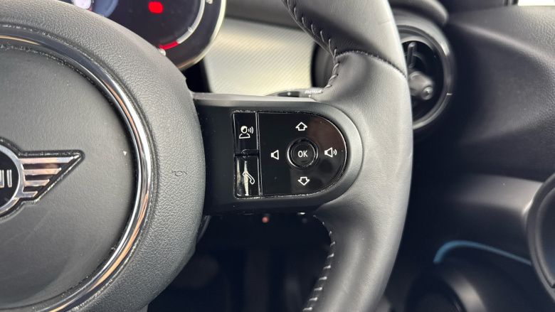 MINI Hatchback 1.5 Cooper Exclusive Premium 5dr Auto Petrol Hatchback